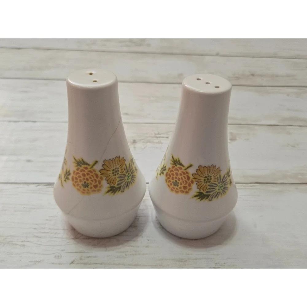 Vintage Noritake Japan Progression Sunny Side Salt & Pepper‎ Shakers